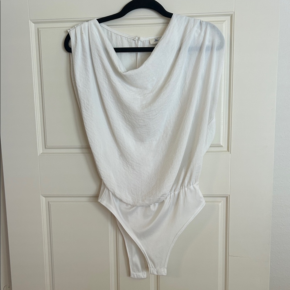 She + Sky Classic White Top